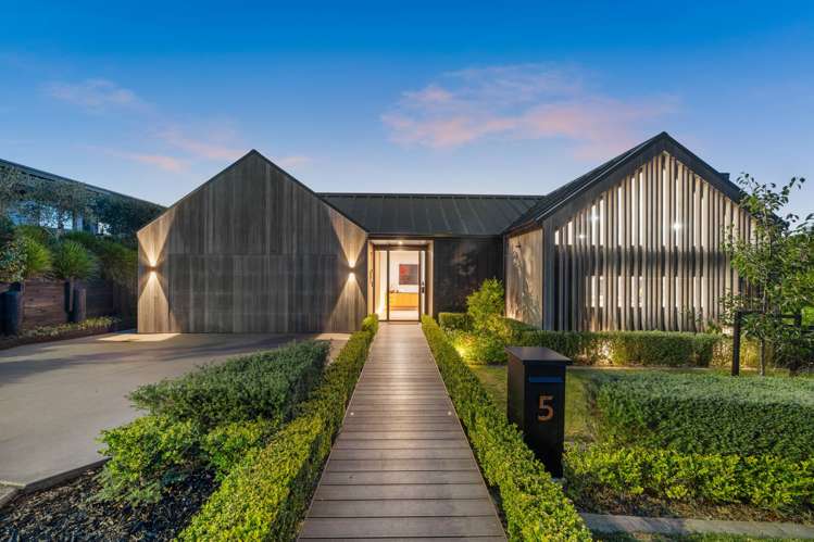 5 Winstone House Road_0