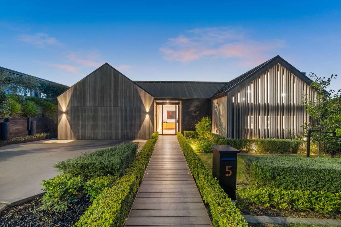 5 Winstone House Road_0