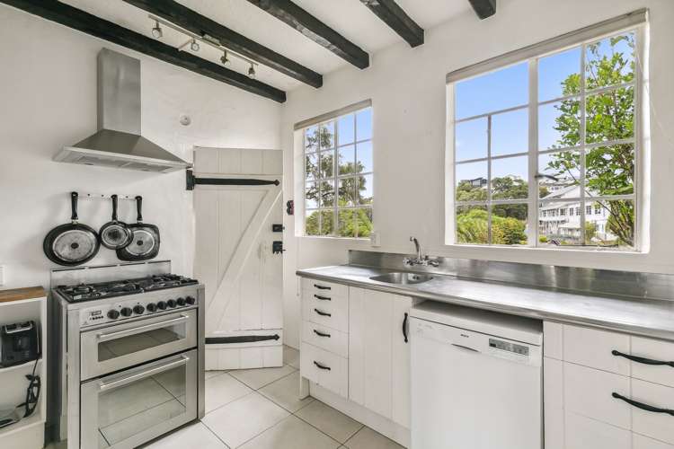 42 Nicholson Road Khandallah_7