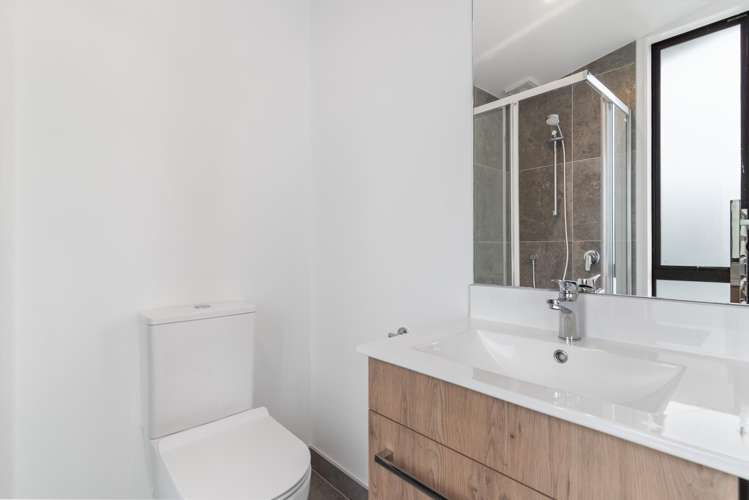 5/4 Glen Atkinson Street Saint Heliers_8