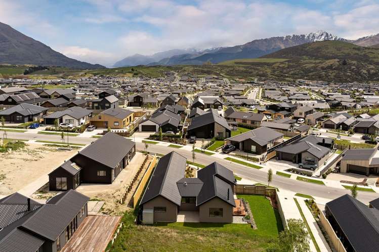 25 Spur Ridge Rise Jacks Point_38