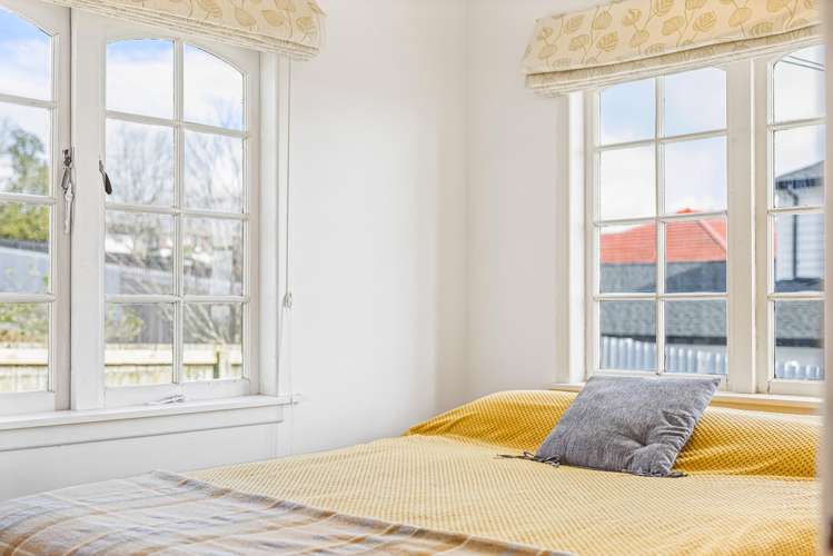 4233 Great North Road Glendene_17