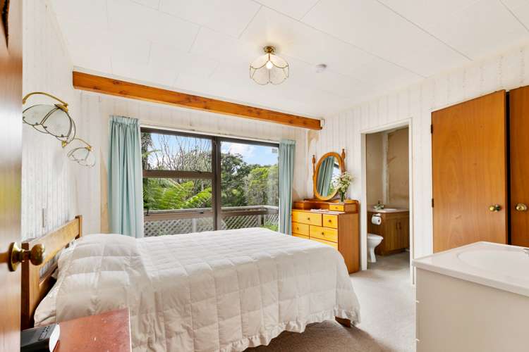 699 Huia Road Parau_8