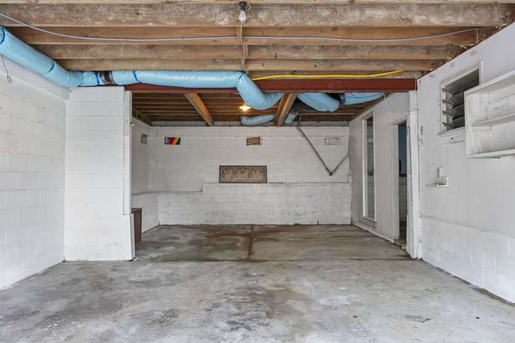 176 Edmonton Road Te Atatu South_25