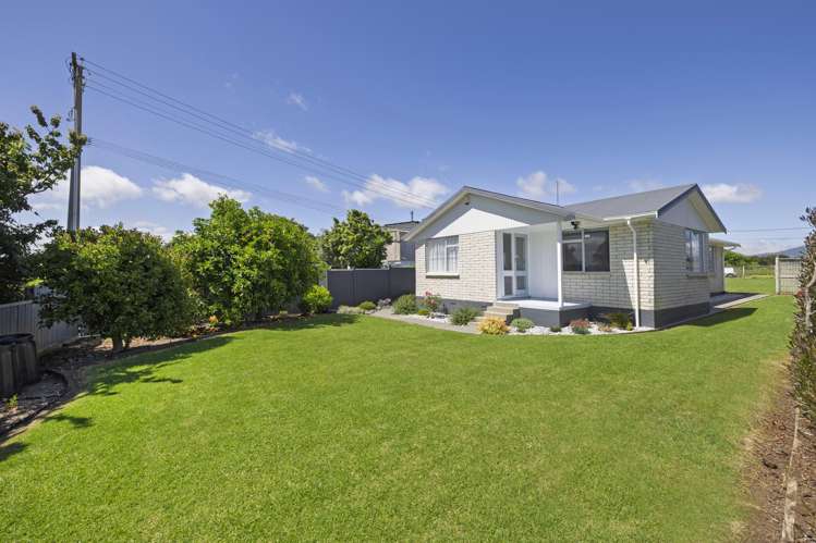 9 Lorenzen Bay Road Raglan_1