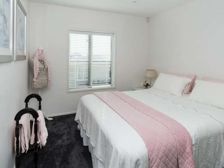 8 Te Akau Crescent Bucklands Beach_12