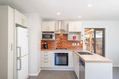 37 Wainuiomata Road_4