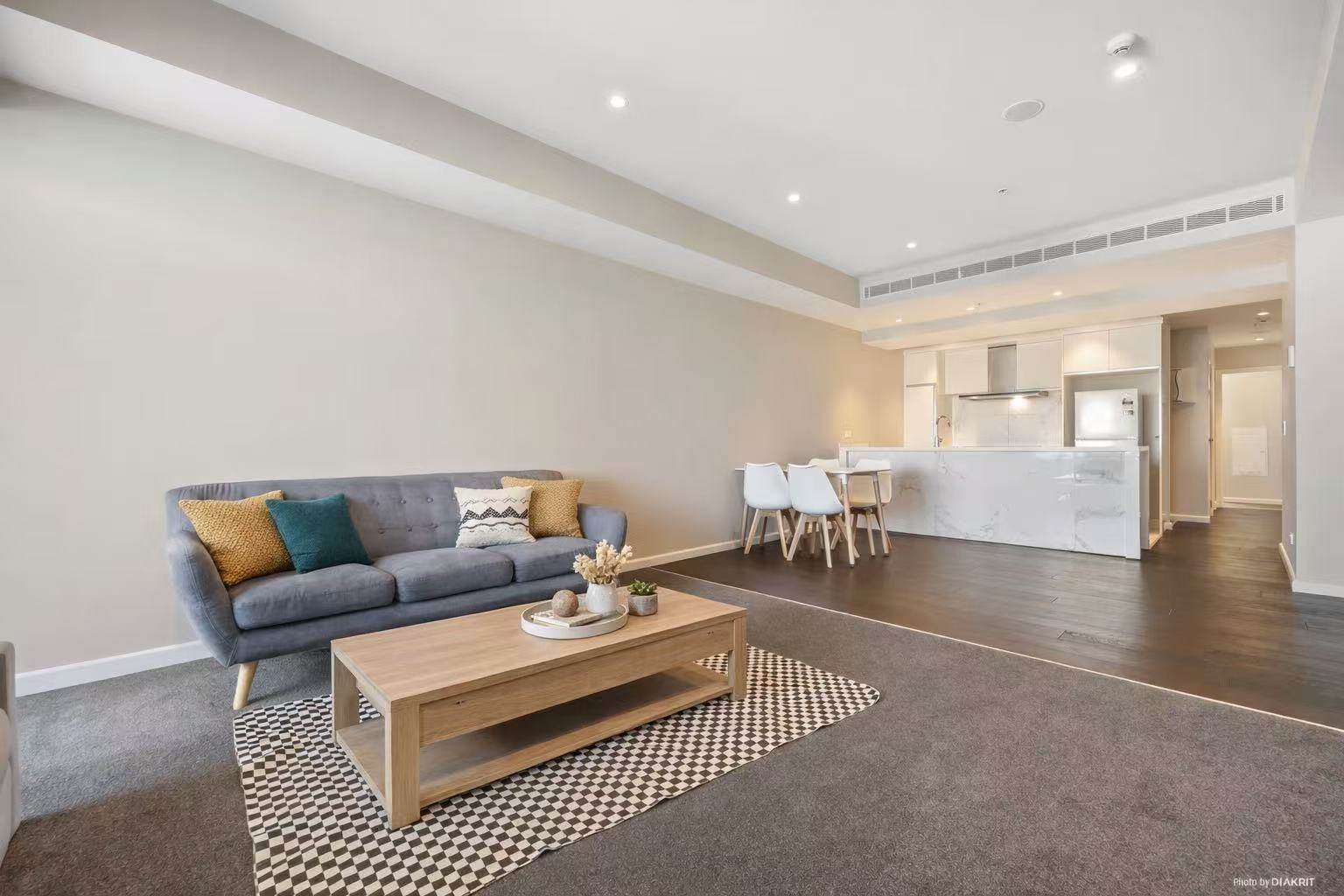 813/47 Beach Road – hero
