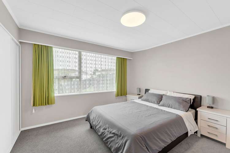 150 Pages Road Marchwiel_10