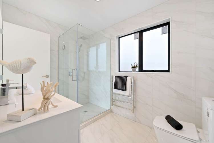 15 Diorella Drive Clover Park_10