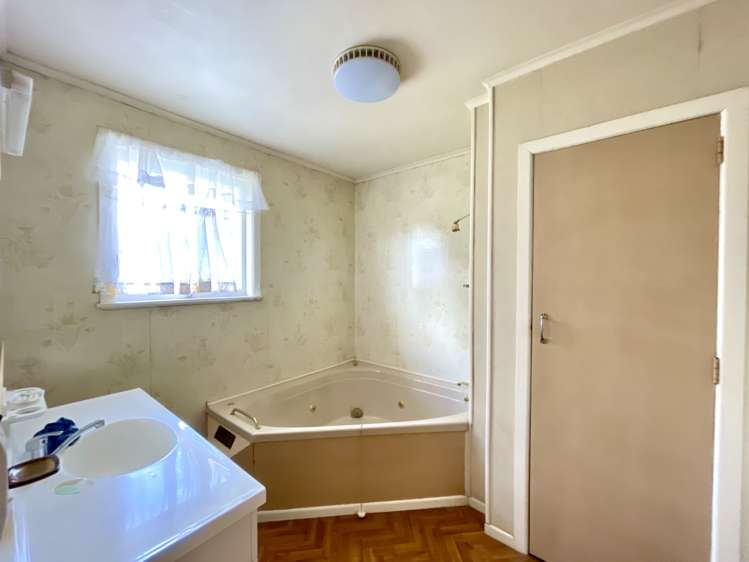 18a Tomo Street New Lynn_13