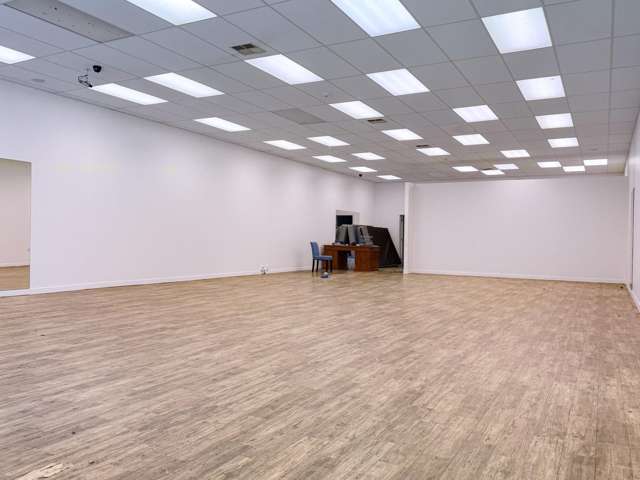 291 Barton Street Hamilton Central_2