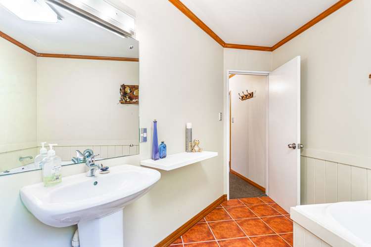 214 Shaw Road Oratia_21