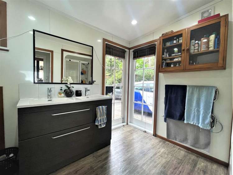 27A Quinns Road Waiatarua_8