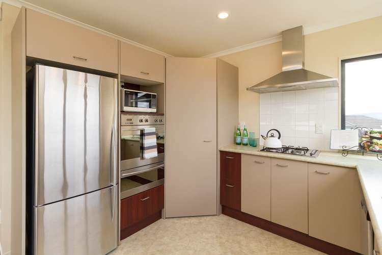 115 Redvers Drive Belmont_5