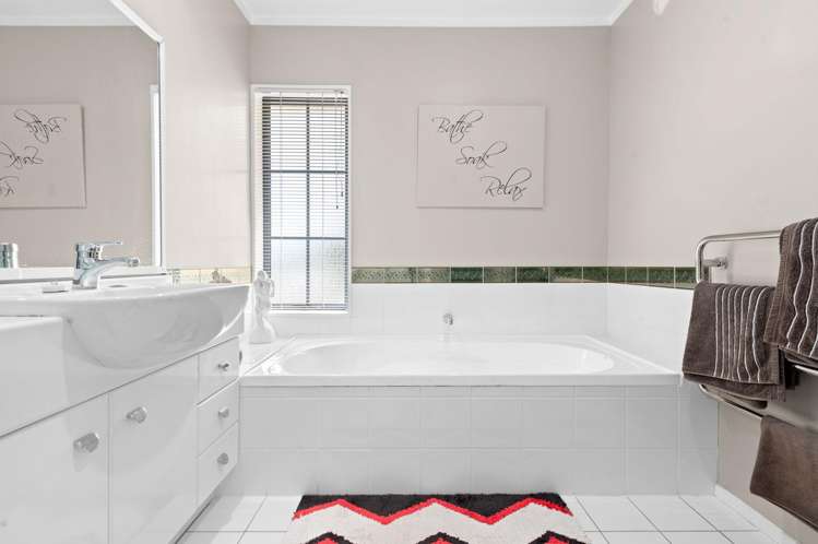 23 Mews Place Forest Lake_19