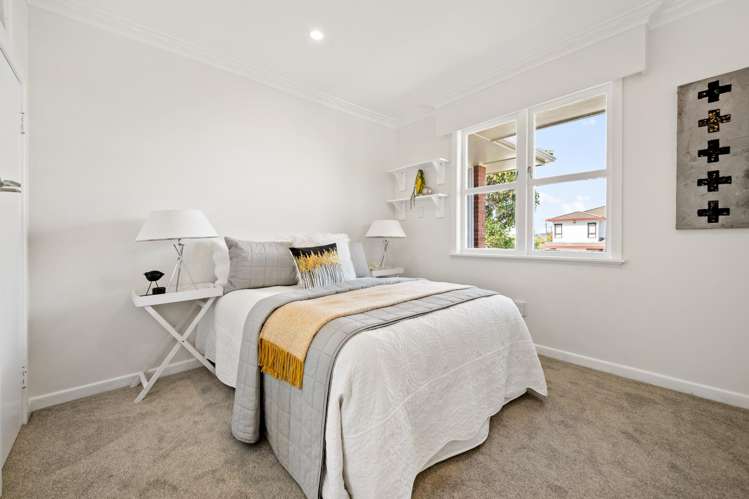 90 Golf Road New Lynn_13