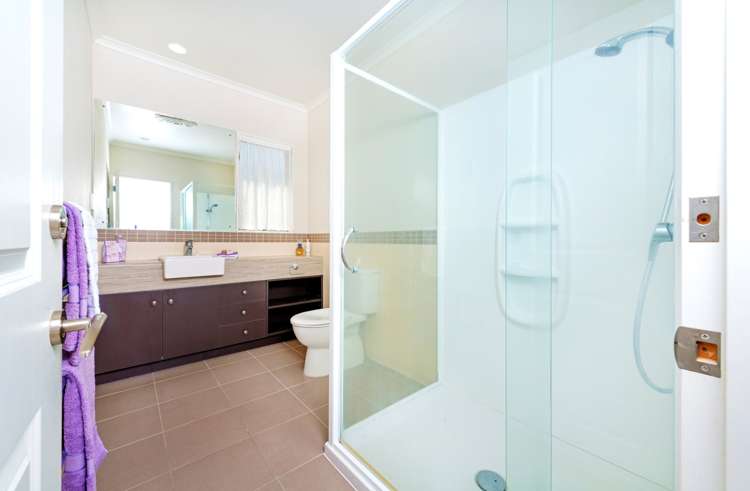 5 Woolaston Place Flat Bush_17