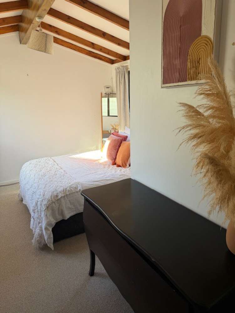 16 Achilles Crescent Narrow Neck_21