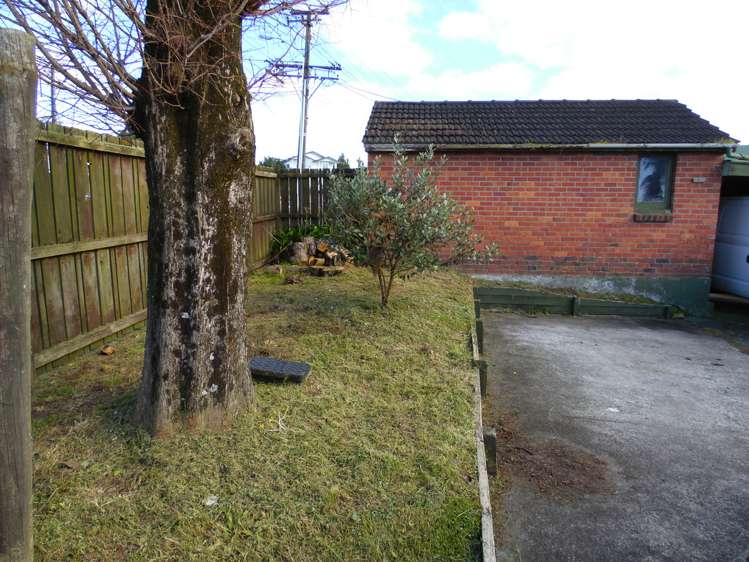 49 West Coast Road Glen Eden_13