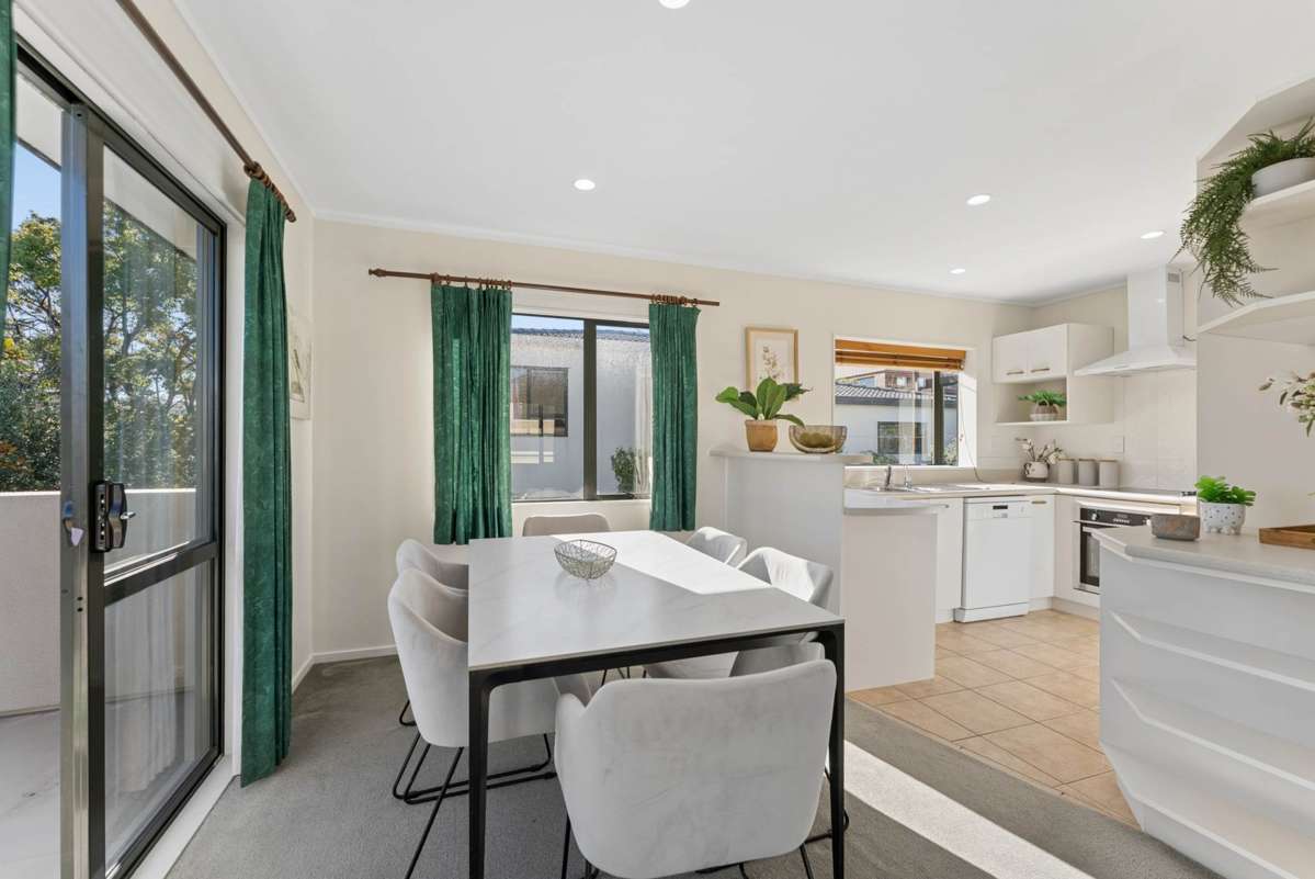 2/162 Forrest Hill Road_1