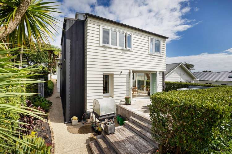 8 Summit Drive Mount Albert_35