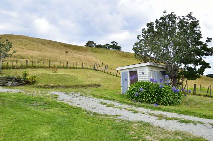 698 Wainui Road Wainui_13
