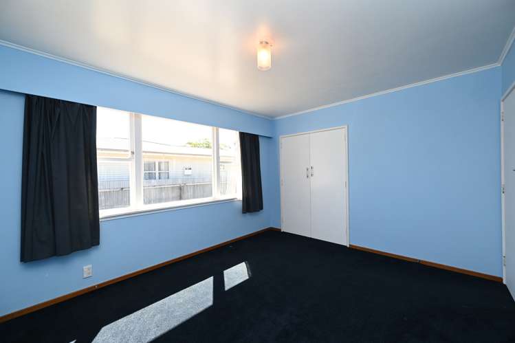 67 Wycliffe Street Onekawa_5