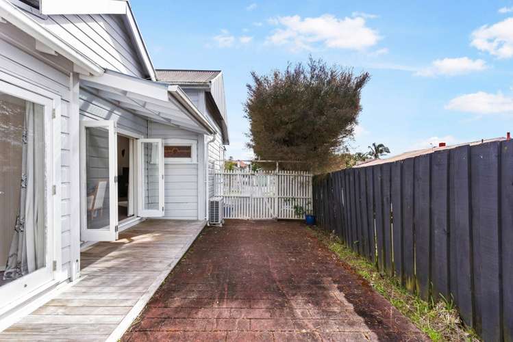 51 Woodward Road Mount Albert_20