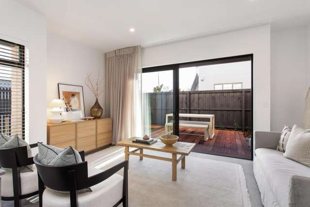 5/44 Winchester Street Merivale_1
