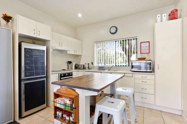 1 Albizia Avenue Henderson_2