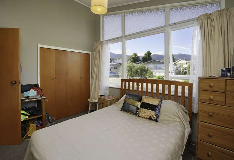 5 Cobham Crescent Stoke_9