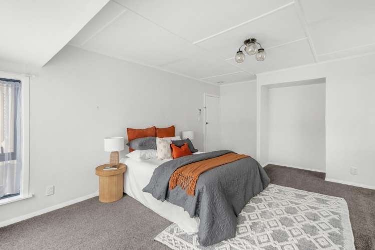 6 Boyd Grove Naenae_13