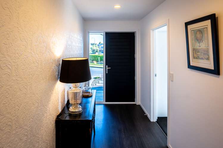 90 Washbourn Drive Richmond_6