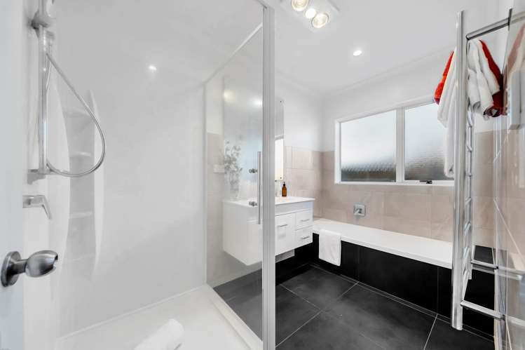 5 & 5A Ballydonegan Rise East Tamaki_20