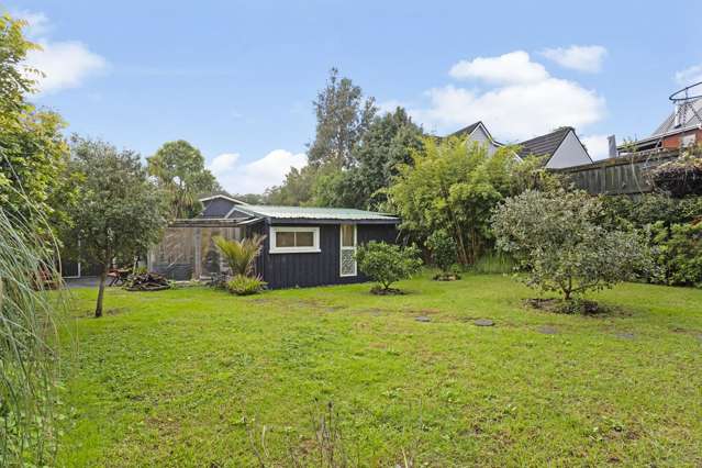 2/2 Earl Road Titirangi_3