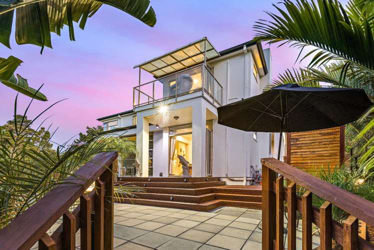 5 Oakford Park Crescent Greenhithe_9