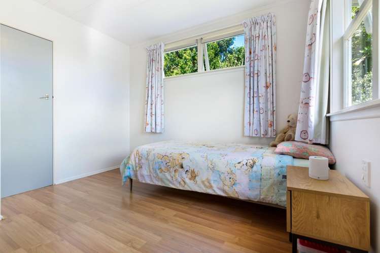 24 Alison Road Surfdale_22