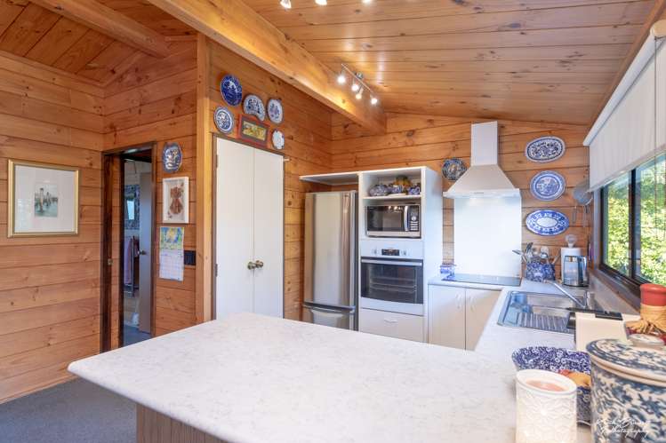 12 Whitechapel Grove Stokes Valley_7