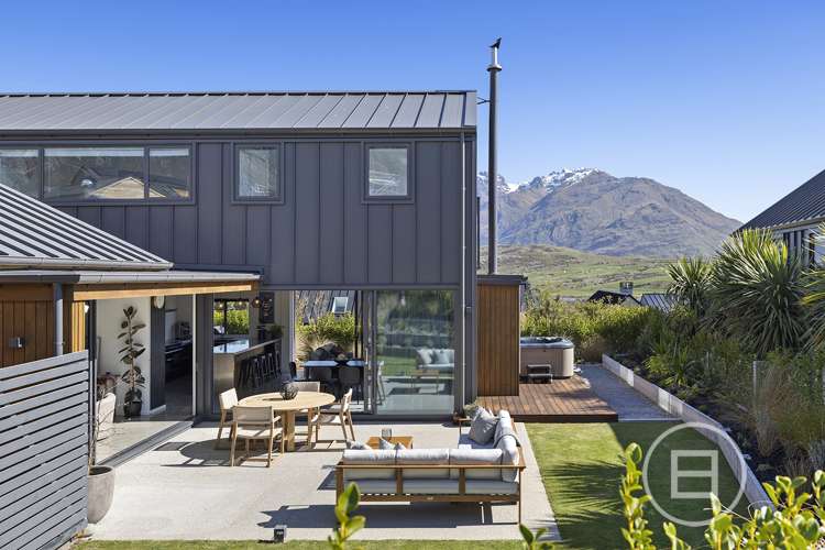 9 Falconer Rise Jacks Point_20