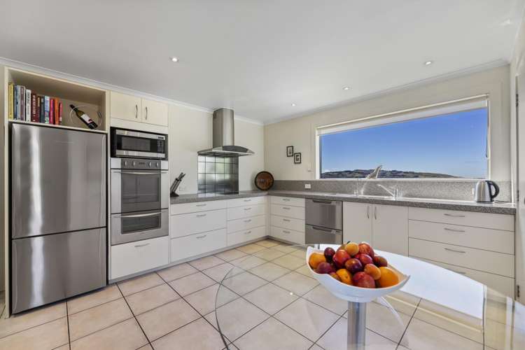 113 Easther Crescent Kew_13