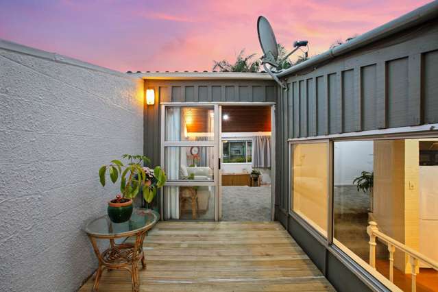 2/21 Howard Road Northcote_4