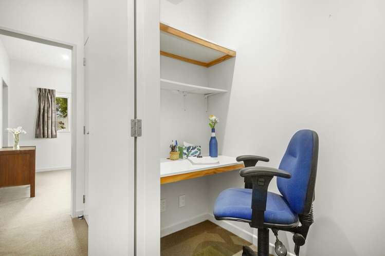 15 Paparoa Crescent Aotea_15