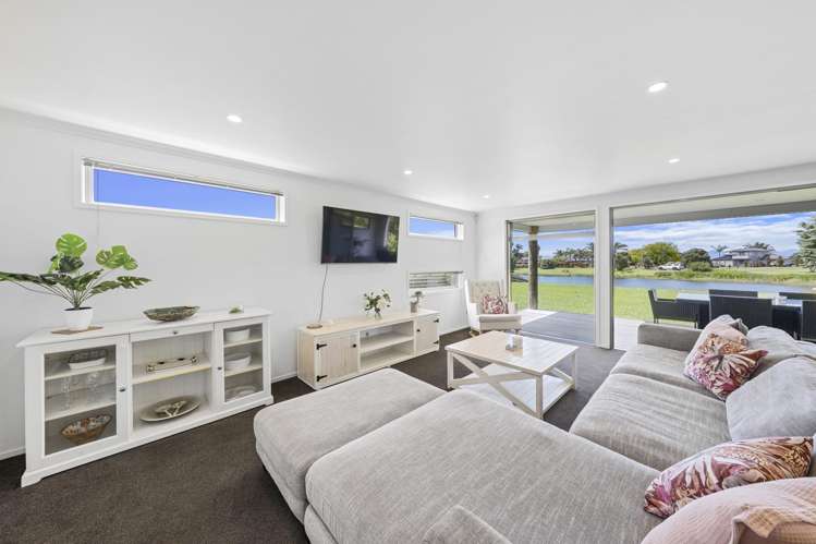 1158 East Coast Road Kaiaua_7