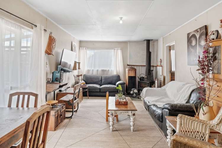 911 River Road Broadlands_11