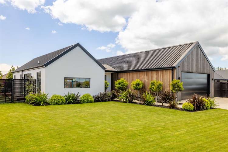 9 Russ Drive Lincoln_1