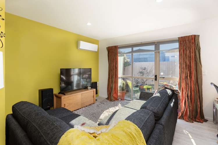 2/149 Pages Road Wainoni_6