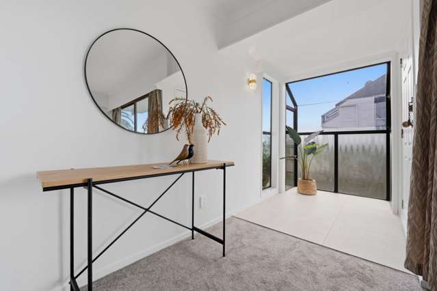 1/103 Glenmore Road Sunnyhills_4