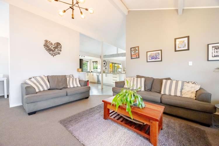 402 Park Road South Akina_8