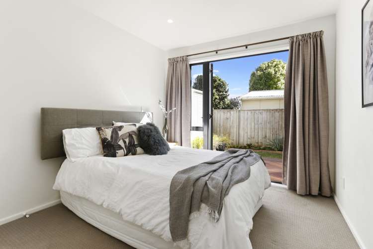 8a Devon Road Bucklands Beach_11